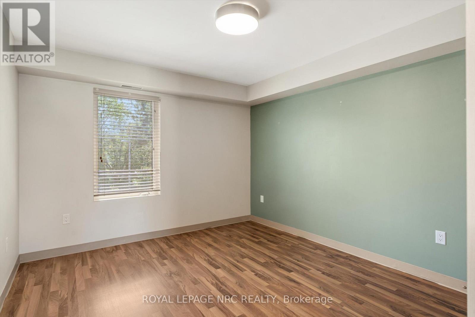 220 - 411 Lake Street, St. Catharines, Ontario  L2N 4H5 - Photo 12 - X13833854
