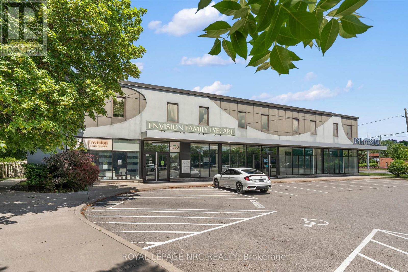 220 - 411 Lake Street, St. Catharines, Ontario  L2N 4H5 - Photo 3 - X13833854