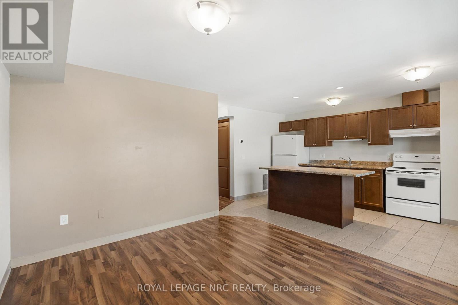 220 - 411 Lake Street, St. Catharines, Ontario  L2N 4H5 - Photo 6 - X13833854