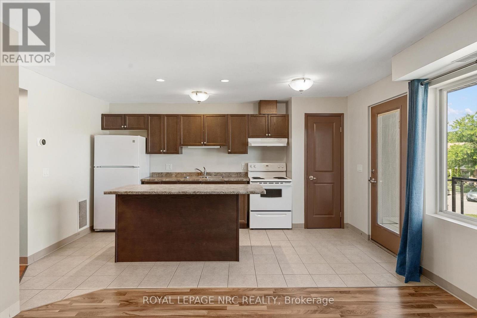 220 - 411 Lake Street, St. Catharines, Ontario  L2N 4H5 - Photo 8 - X13833854