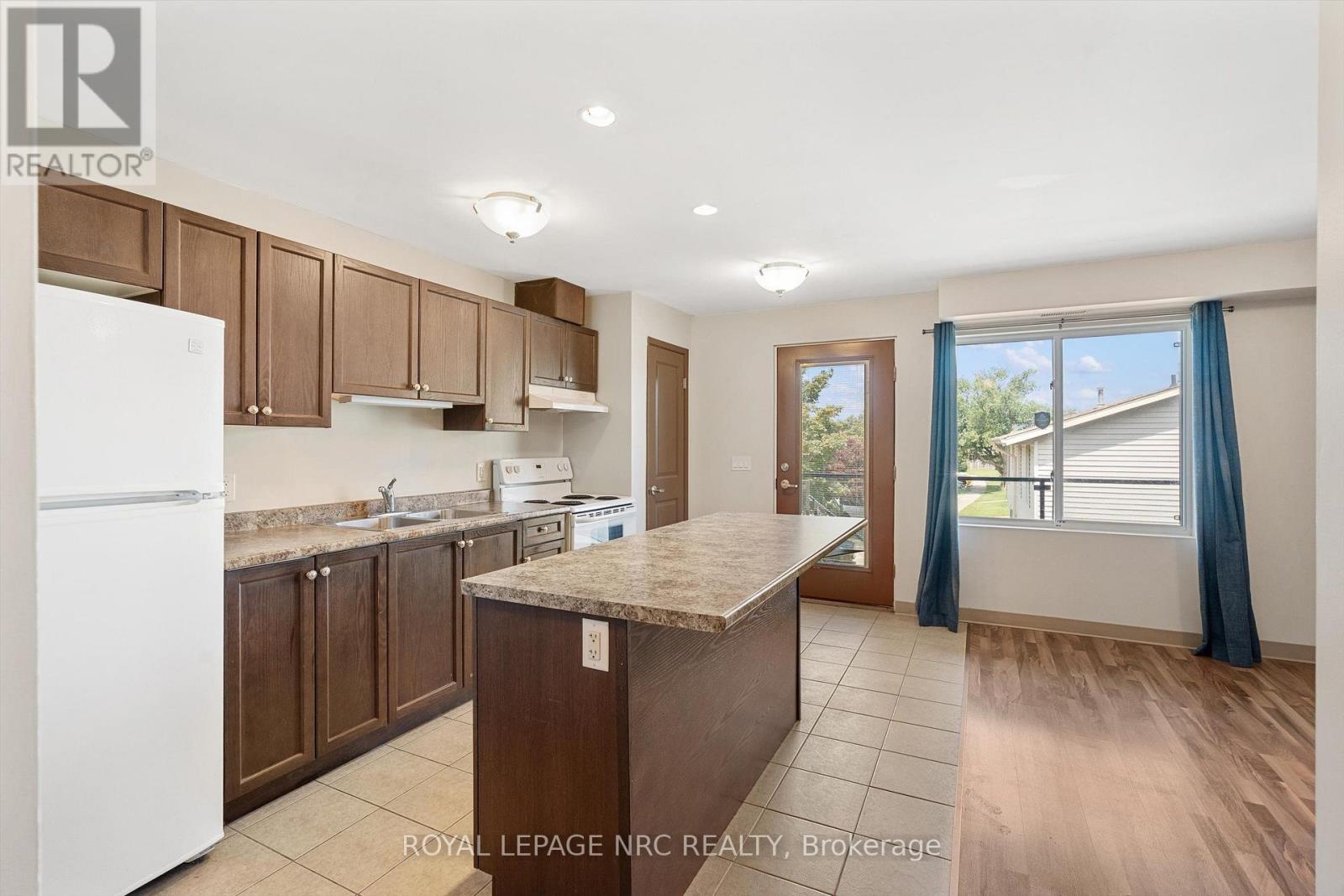 220 - 411 Lake Street, St. Catharines, Ontario  L2N 4H5 - Photo 9 - X13833854