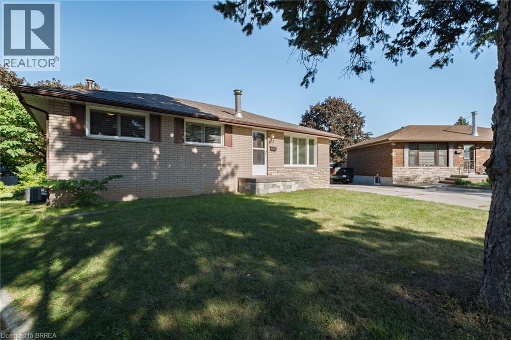 19 Gillrie Court, Brantford, Ontario  N3R 3A1 - Photo 3 - 40864085