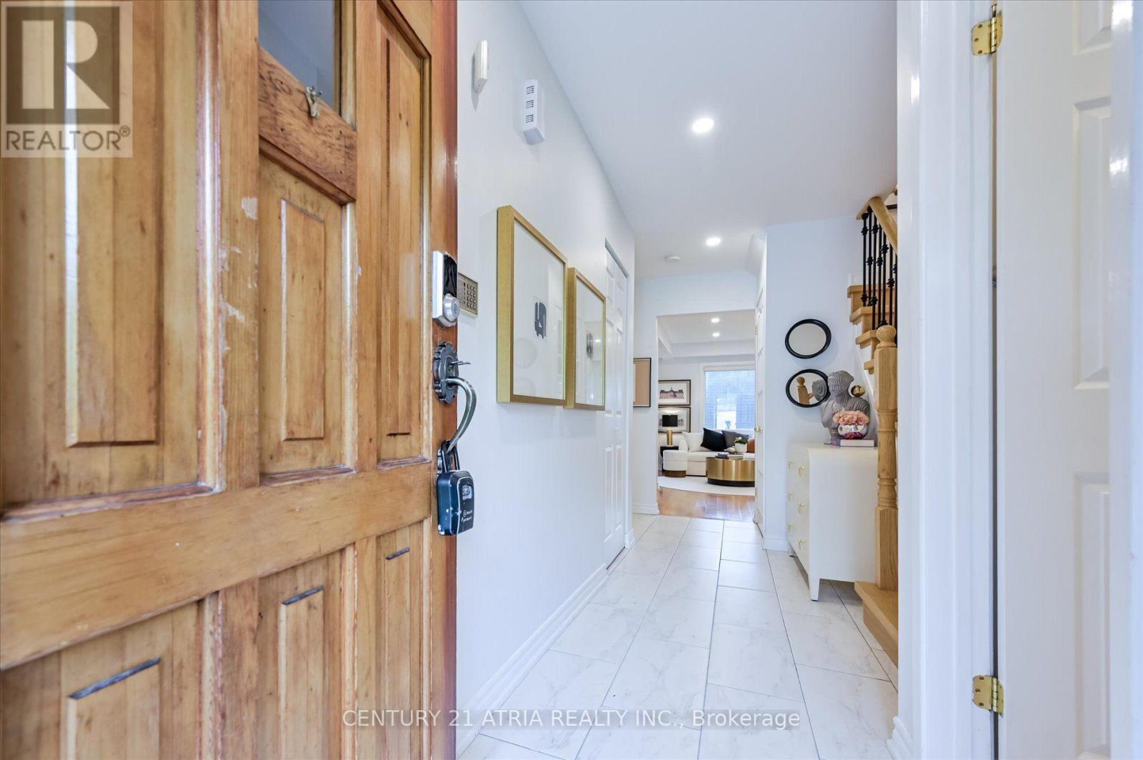 19 Aspenwood Drive, Toronto, Ontario  M2H 3E1 - Photo 4 - C13833834