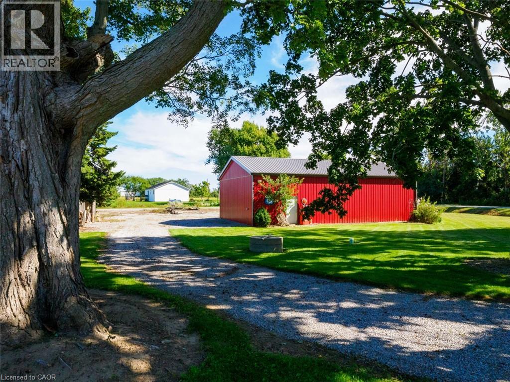 1635 Lakeshore Road, Clear Creek, Ontario  N0E 1M0 - Photo 33 - 40855927
