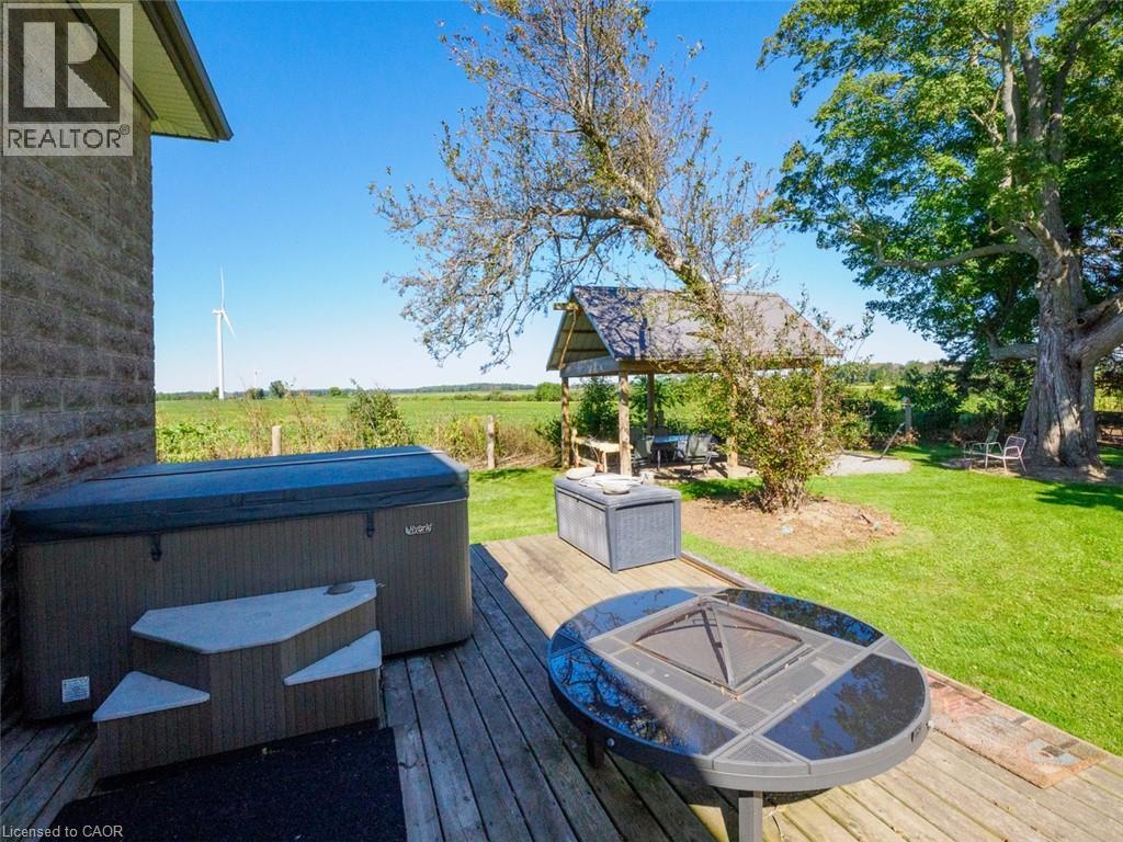 1635 Lakeshore Road, Clear Creek, Ontario  N0E 1M0 - Photo 36 - 40855927