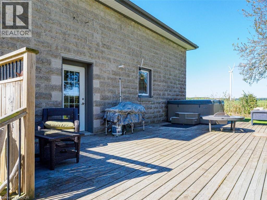 1635 Lakeshore Road, Clear Creek, Ontario  N0E 1M0 - Photo 37 - 40855927