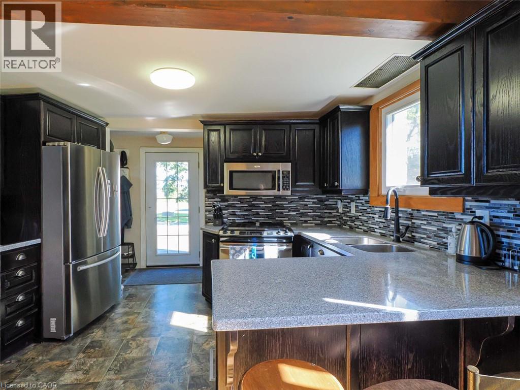 1635 Lakeshore Road, Clear Creek, Ontario  N0E 1M0 - Photo 7 - 40855927