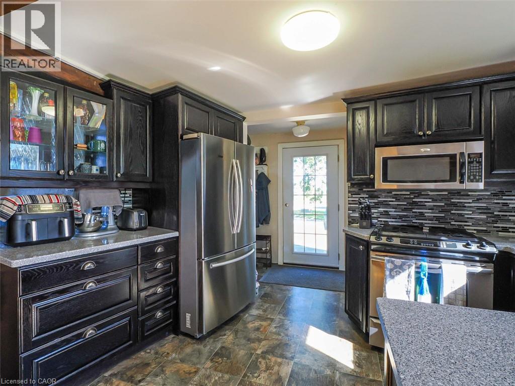 1635 Lakeshore Road, Clear Creek, Ontario  N0E 1M0 - Photo 8 - 40855927