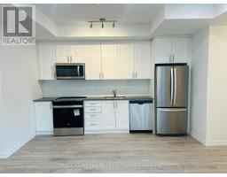14 - 22 LYTHAM GREEN CIRCLE, Newmarket, Ontario