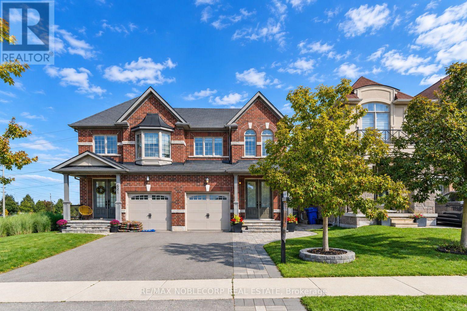 619 Sweetwater Crescent, Newmarket, Ontario  L3X 0H5 - Photo 3 - N13833900