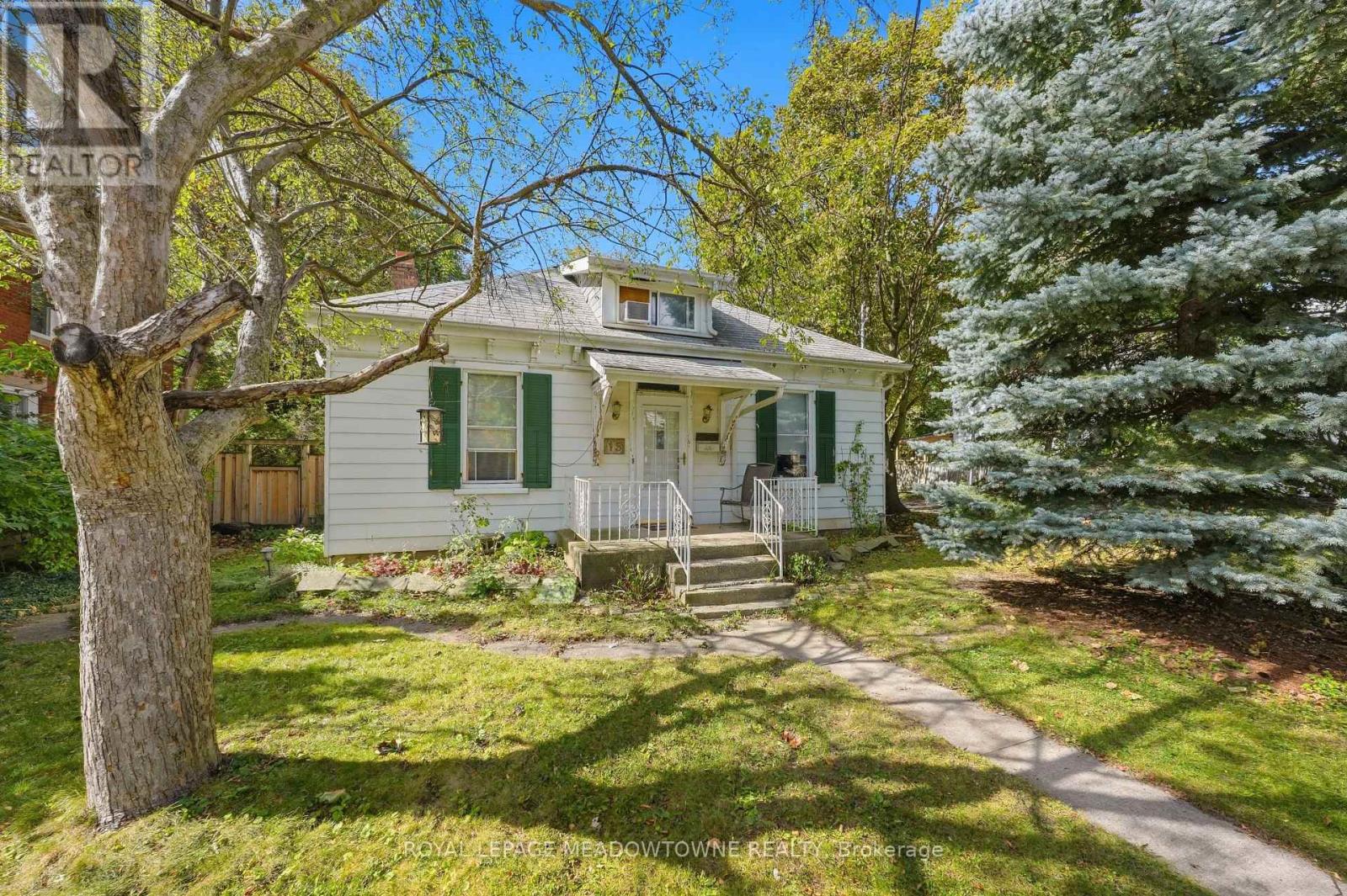 15 West Street, Brampton, Ontario  L6X 1V6 - Photo 1 - W13833810