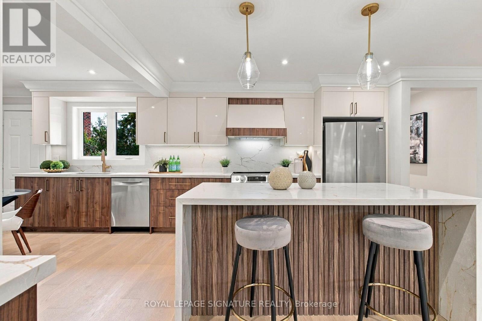 11 BROOK TREE CRESCENT, Toronto, Ontario