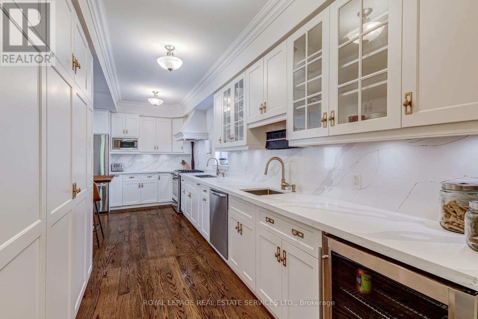 2305 Belyea Street, Oakville, Ontario  L6L 1N7 - Photo 5 - W13833910