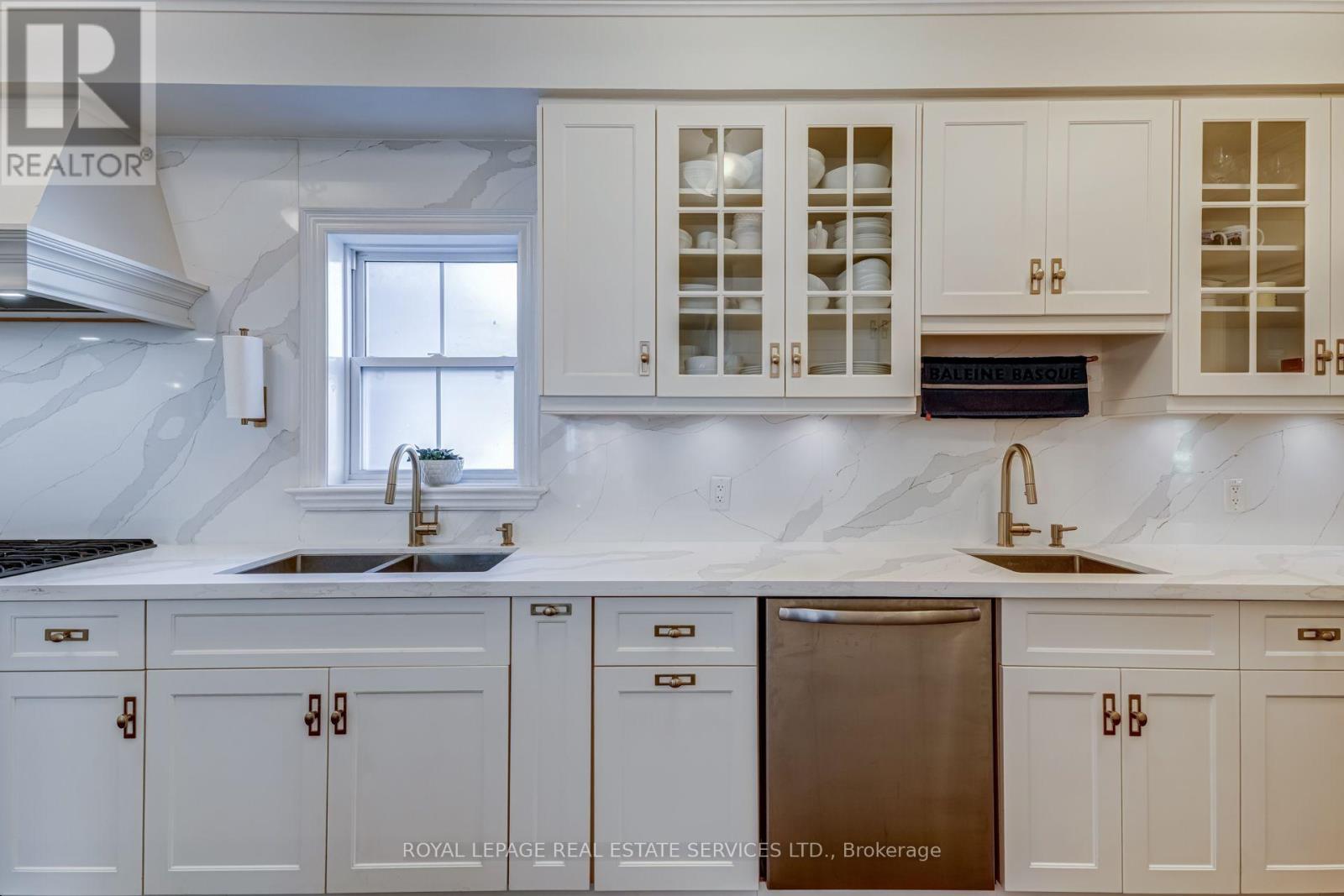 2305 Belyea Street, Oakville, Ontario  L6L 1N7 - Photo 8 - W13833910