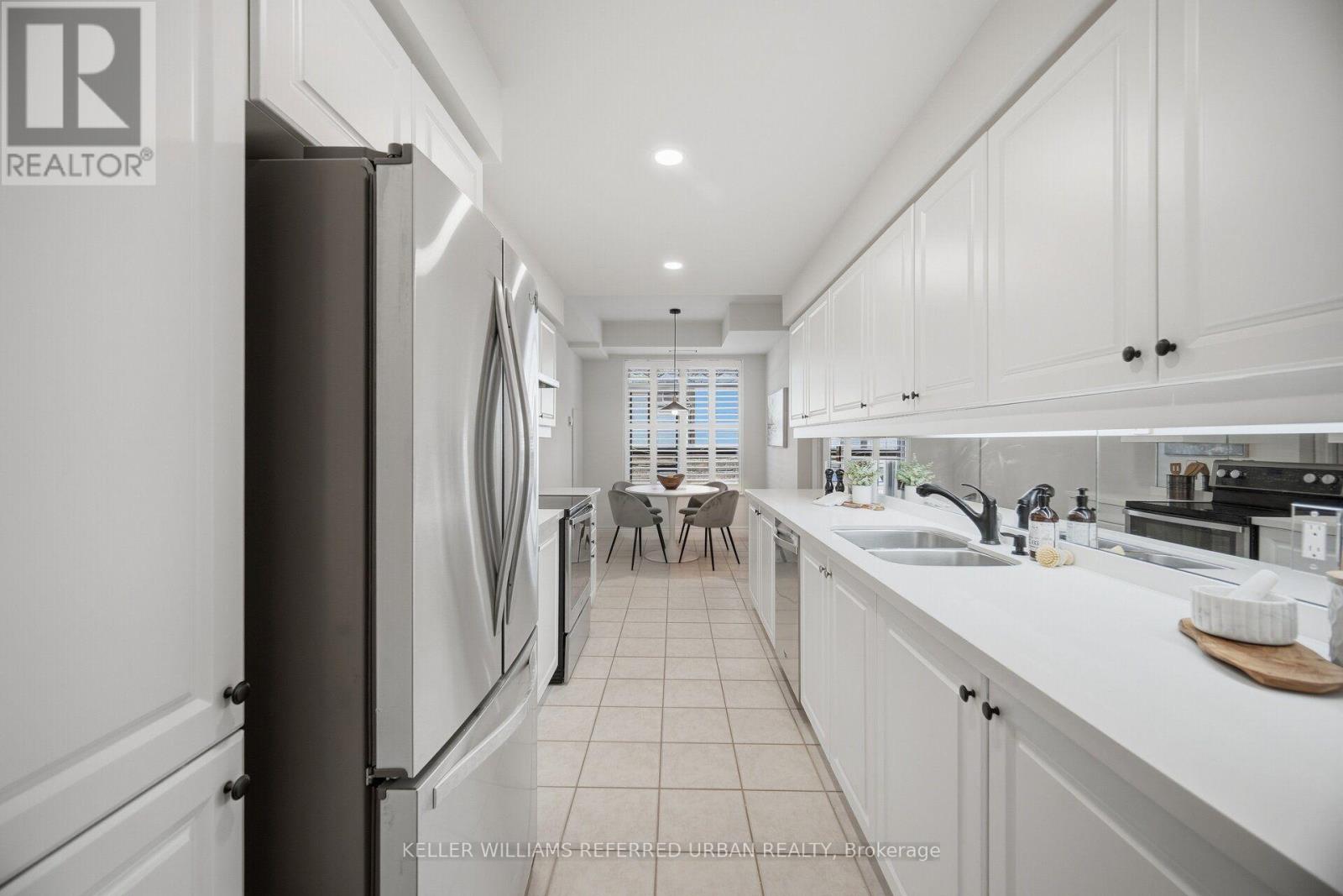210 - 10 Old Mill Trail, Toronto, Ontario  M8X 2Y9 - Photo 19 - W13833680