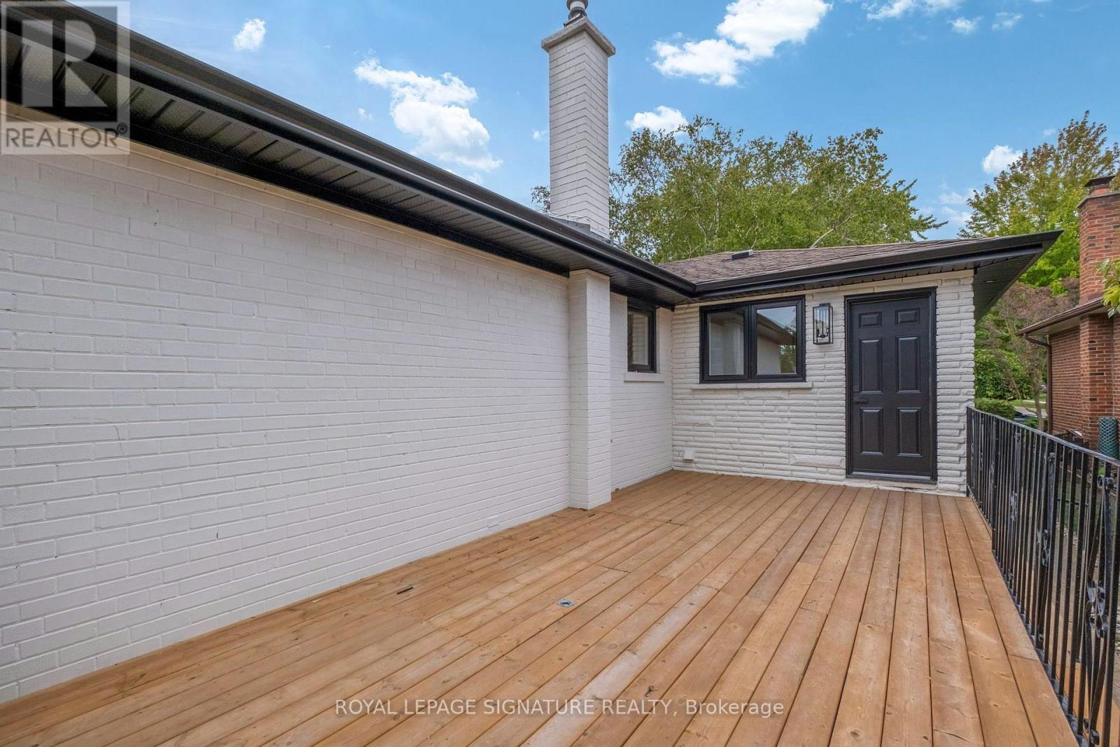 11 Brook Tree Crescent, Toronto, Ontario  M9P 1K8 - Photo 34 - W13812990