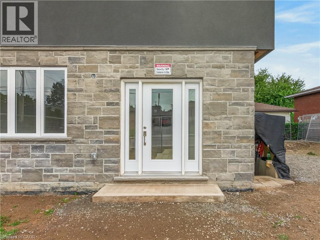 17 Victor Boulevard Unit# R, Hamilton, Ontario  L9A 2V3 - Photo 3 - 40866895