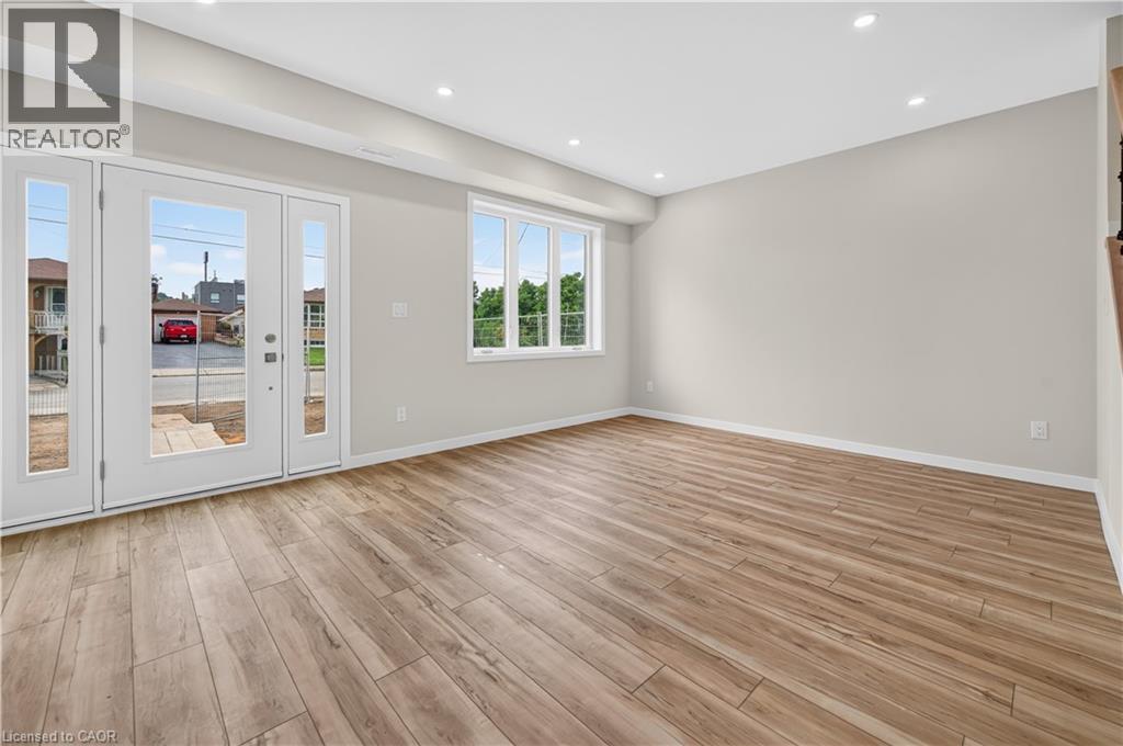 17 Victor Boulevard Unit# R, Hamilton, Ontario  L9A 2V3 - Photo 4 - 40866895