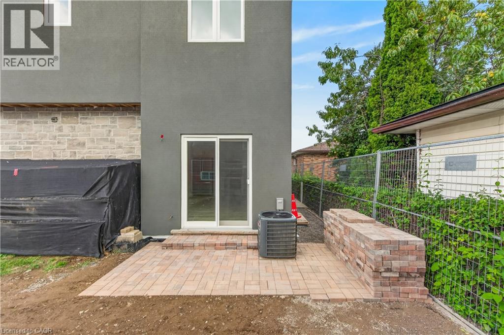 17 Victor Boulevard Unit# R, Hamilton, Ontario  L9A 2V3 - Photo 41 - 40866895