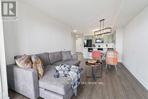 613 - 245 Davisville Avenue, Toronto, Ontario  M4S 3H4 - Photo 6 - C13834022