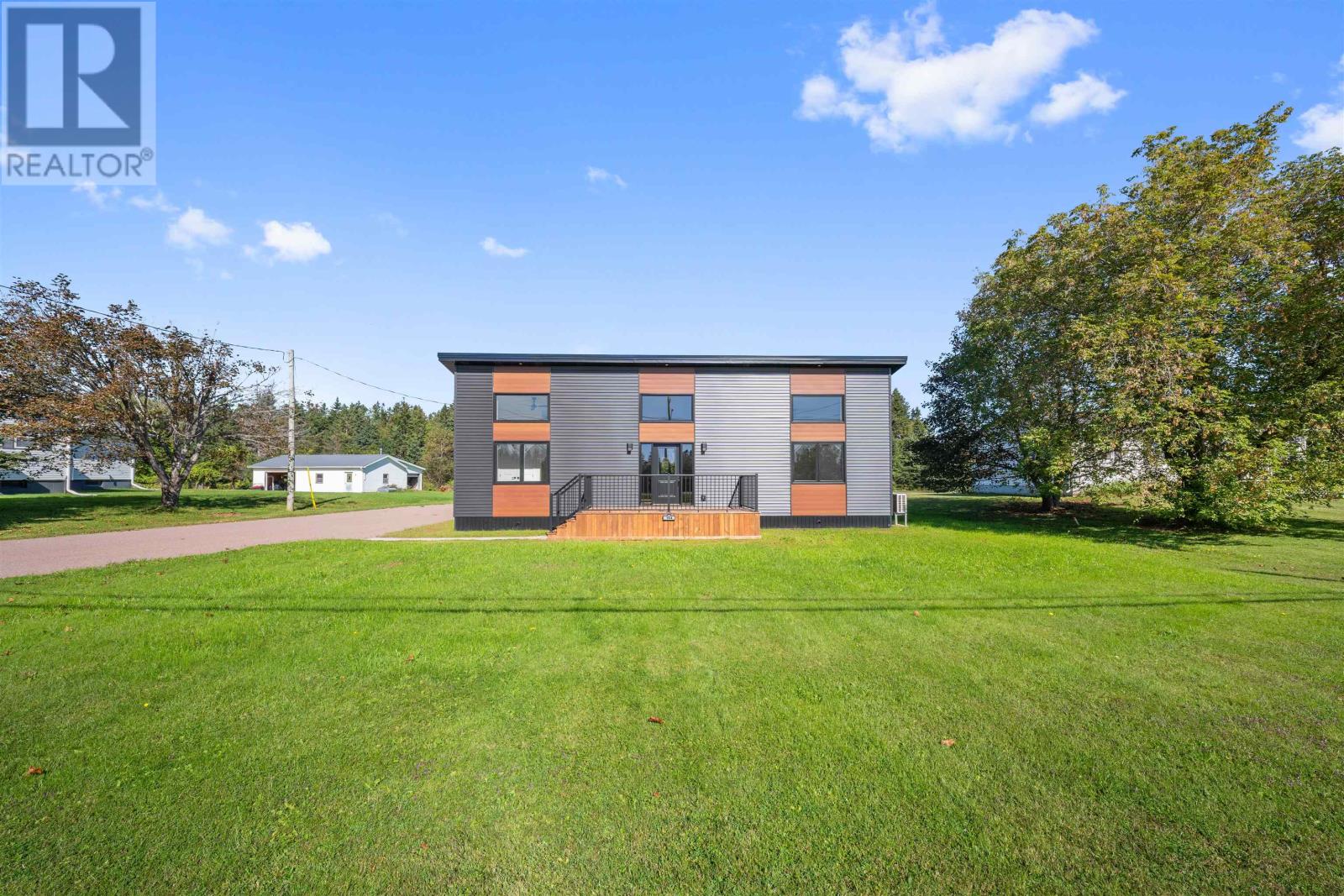 154 Dalton Avenue, Tignish, Prince Edward Island  C0B 2B0 - Photo 2 - 202624485