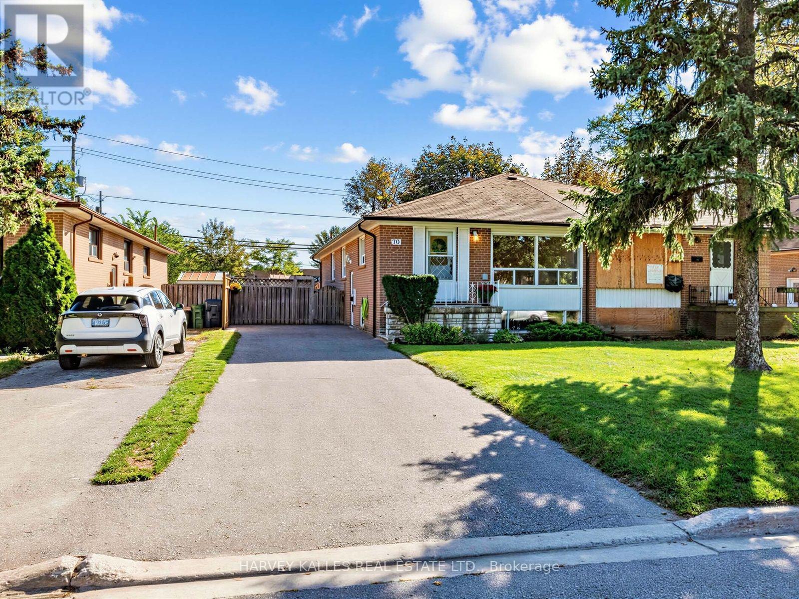 70 Pintail Crescent, Toronto, Ontario  M3A 2Y7 - Photo 4 - C13834054