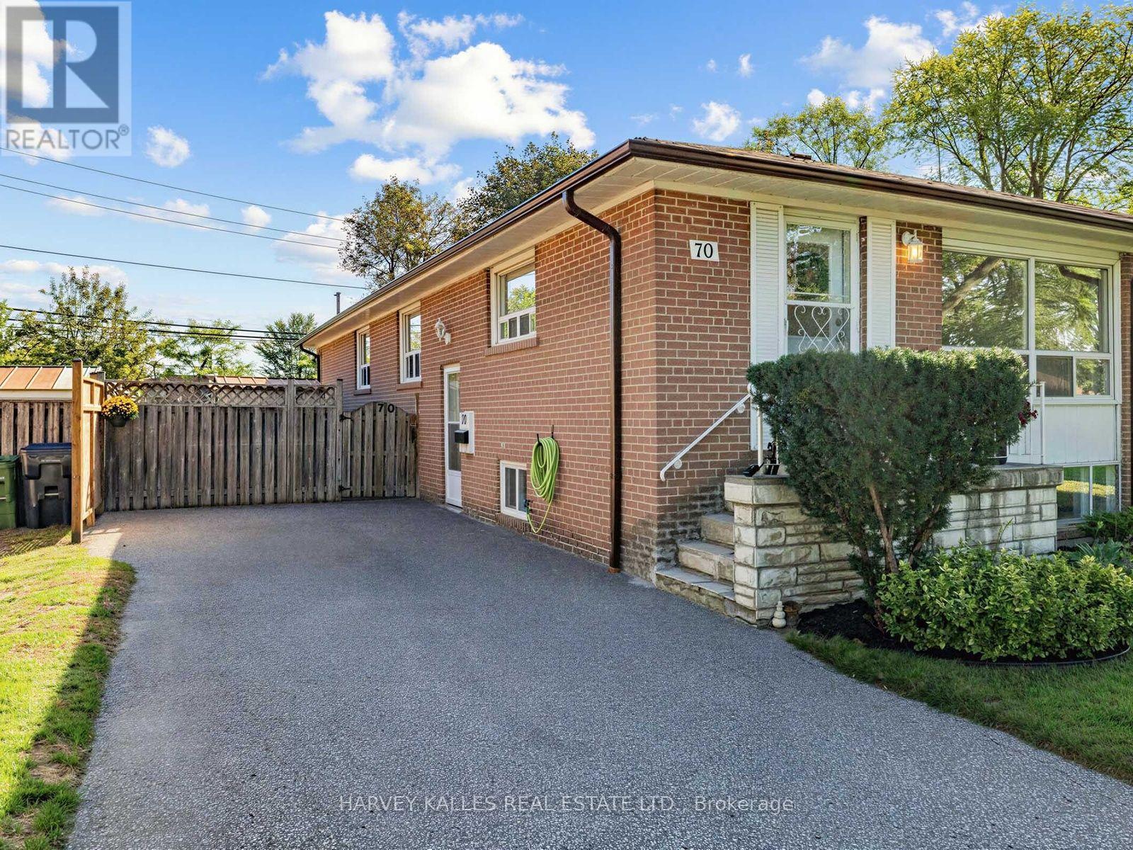 70 Pintail Crescent, Toronto, Ontario  M3A 2Y7 - Photo 5 - C13834054