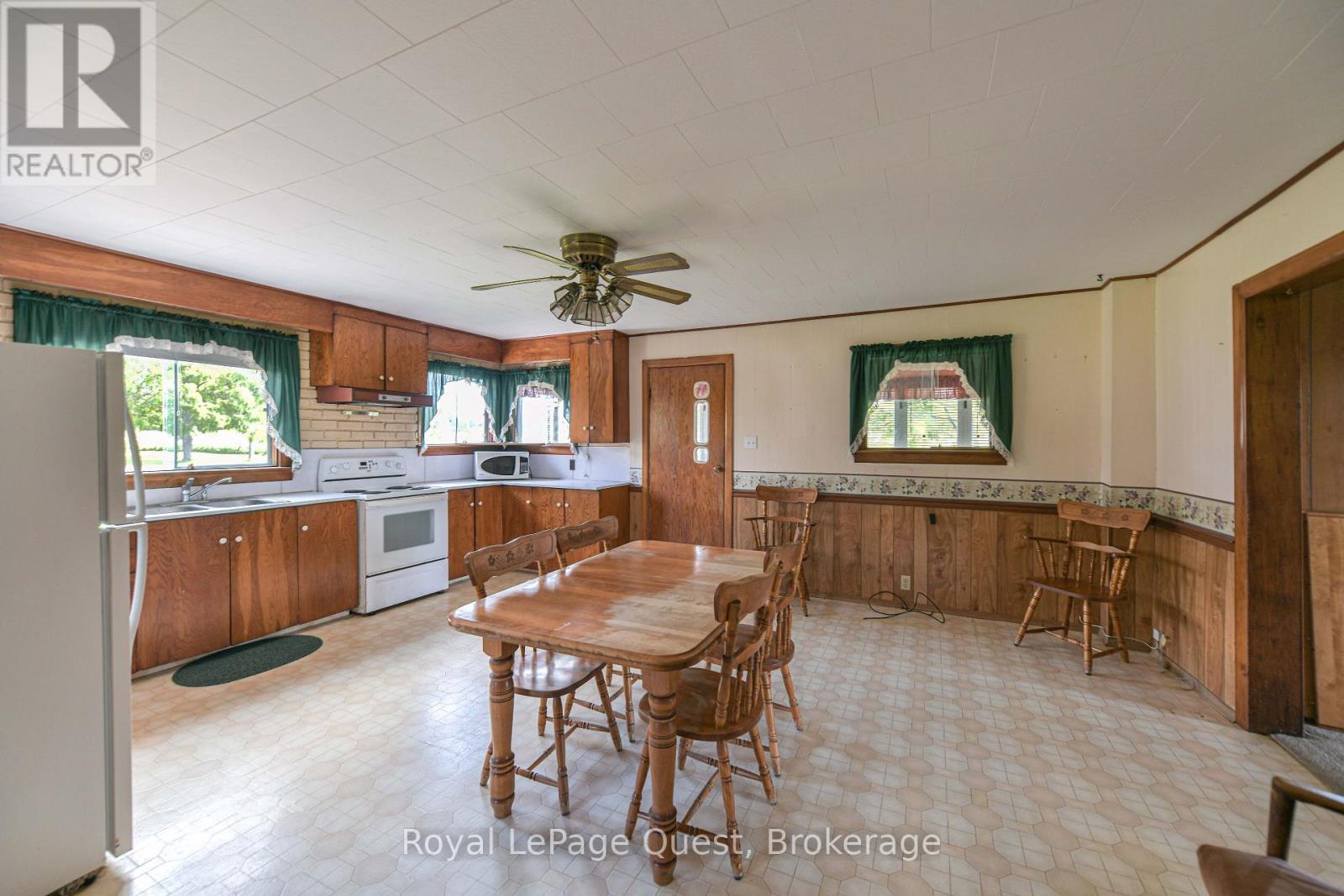 2750 Fairgrounds Road, Ramara, Ontario  L0K 2B0 - Photo 19 - S13833926