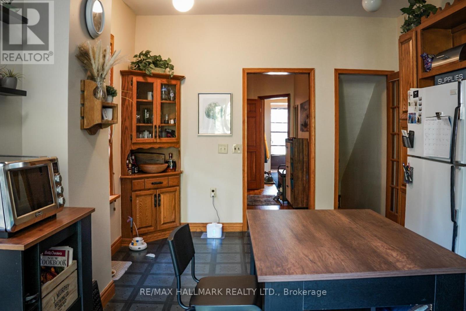 Main & Basement - 88 Swanwick Avenue, Toronto (East End-Danforth), Ontario  M4E 1Z7 - Photo 6 - E13833958