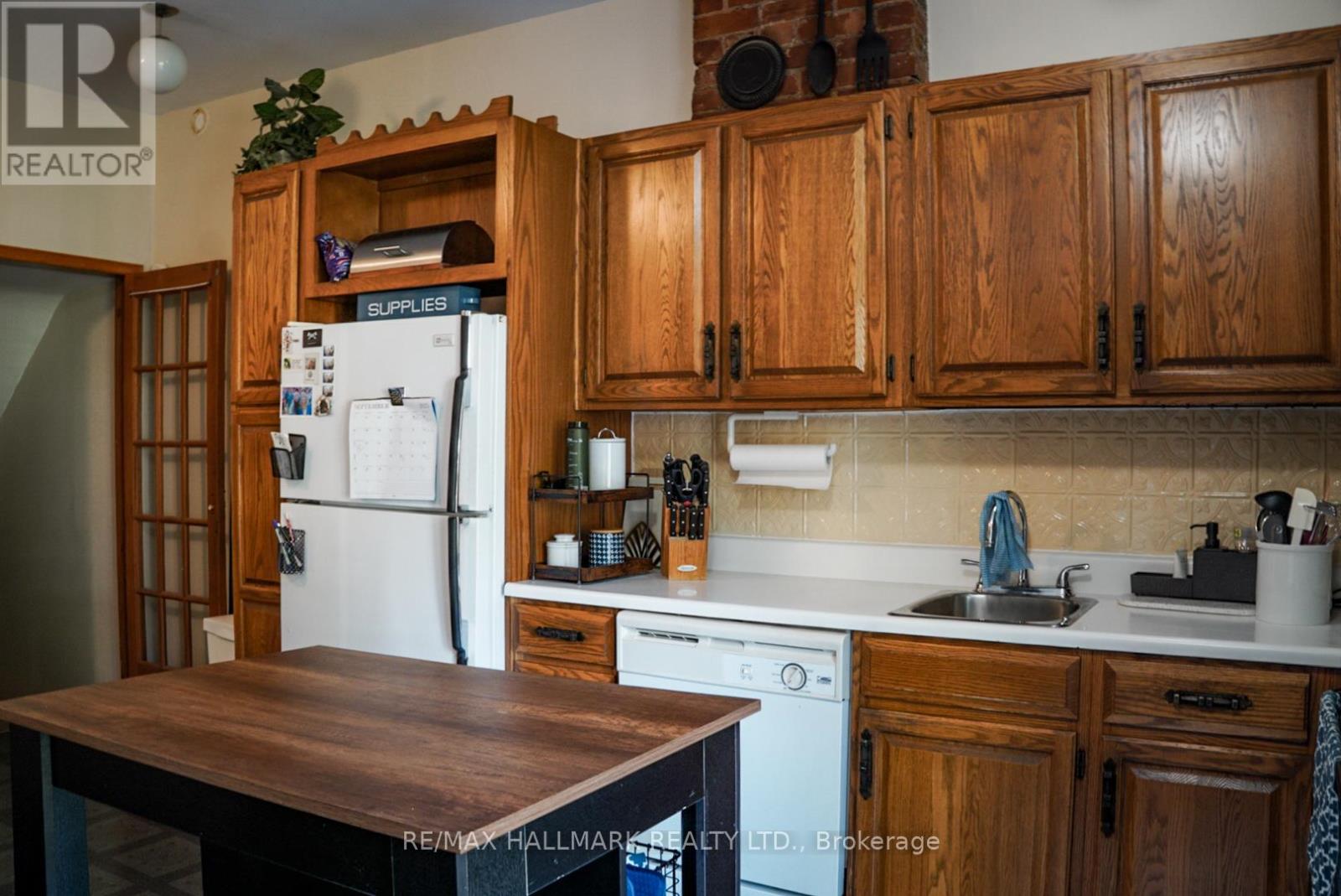 Main & Basement - 88 Swanwick Avenue, Toronto (East End-Danforth), Ontario  M4E 1Z7 - Photo 7 - E13833958