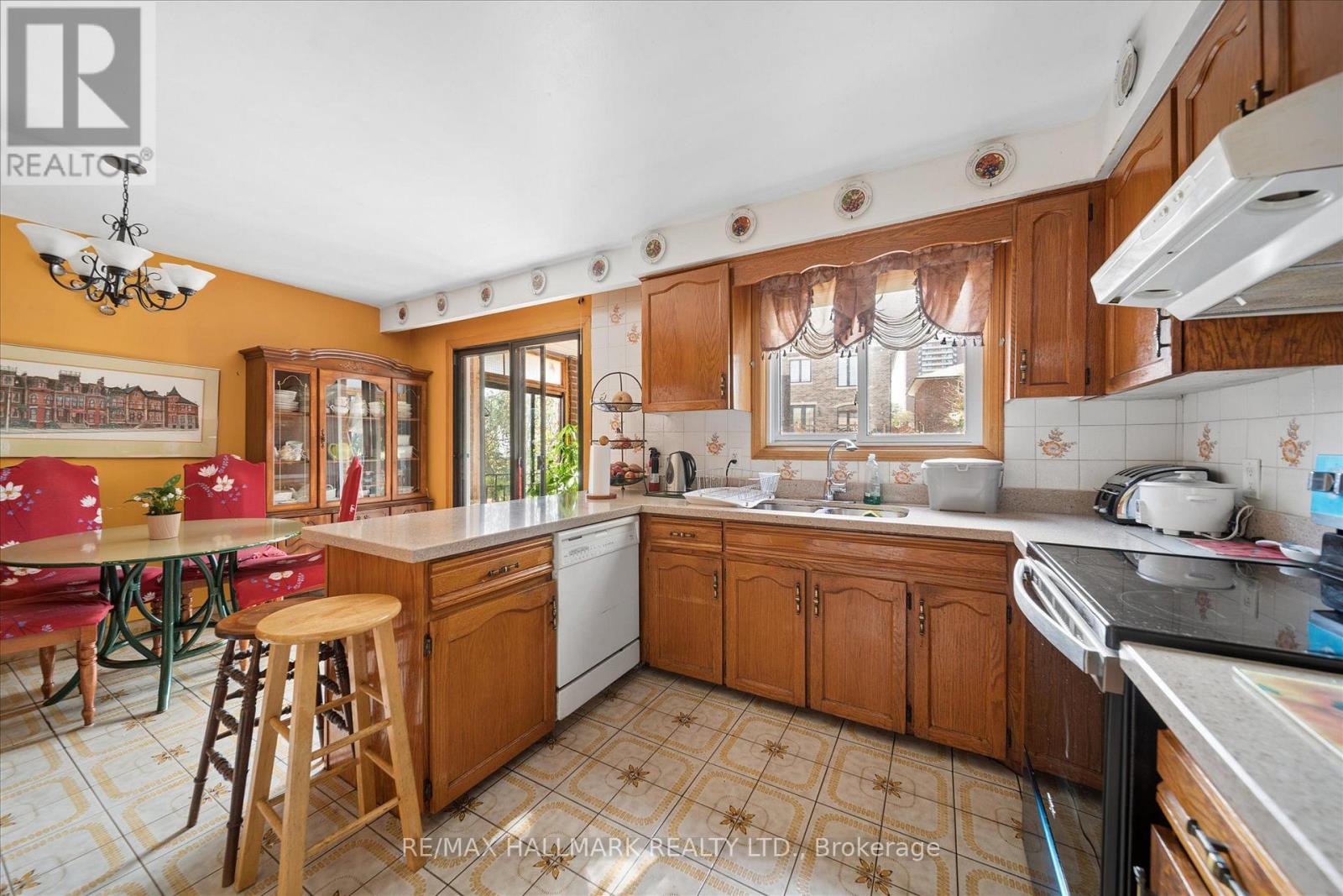 16 Ascolda Boulevard, Toronto, Ontario  M1J 2N7 - Photo 13 - E13833960