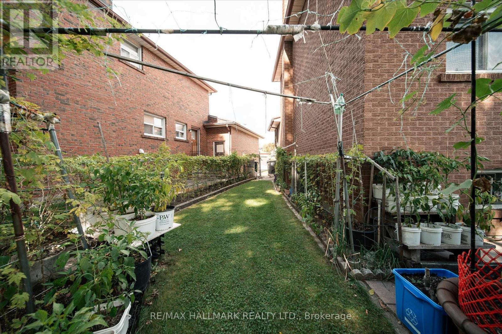16 Ascolda Boulevard, Toronto, Ontario  M1J 2N7 - Photo 46 - E13833960
