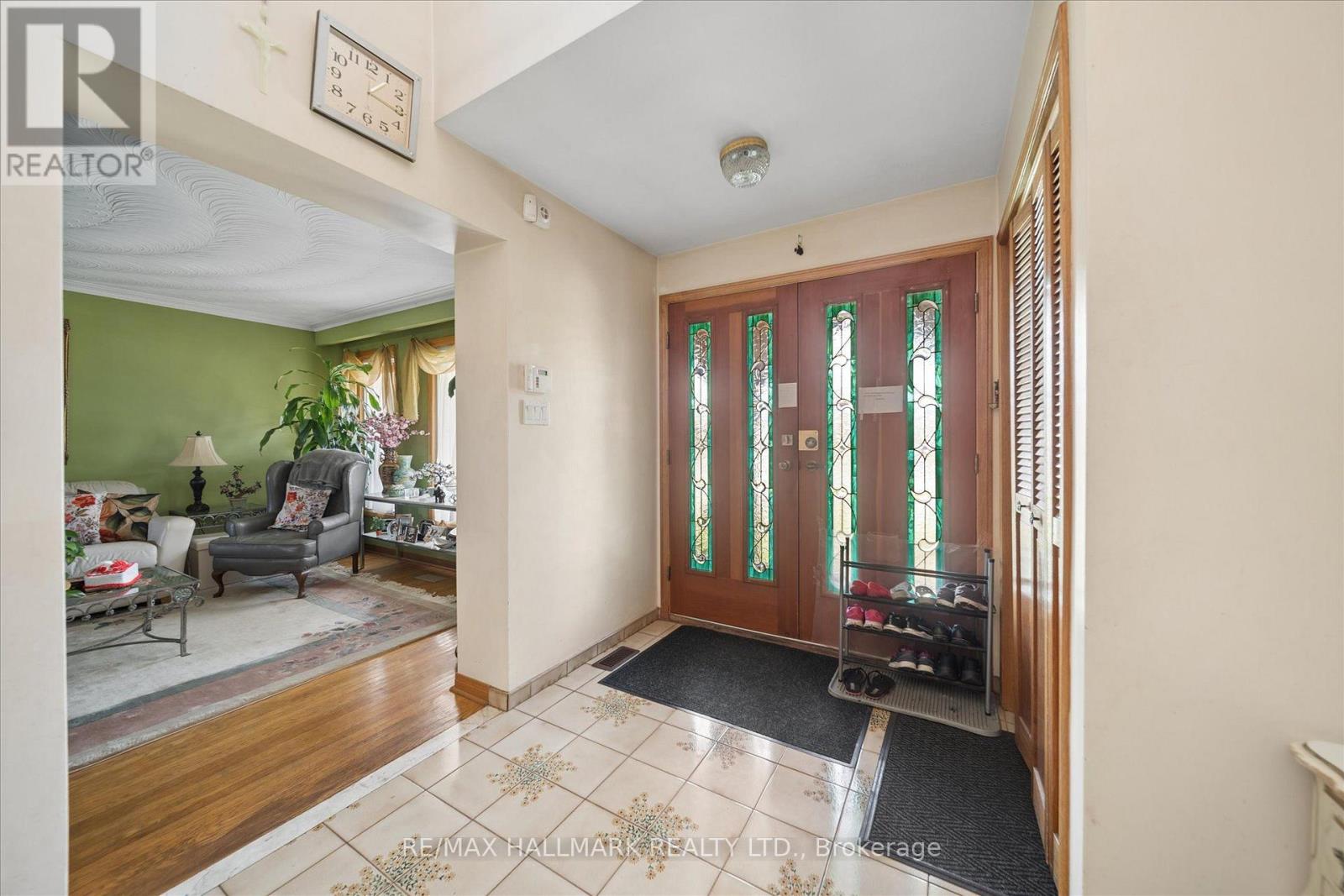 16 Ascolda Boulevard, Toronto, Ontario  M1J 2N7 - Photo 5 - E13833960