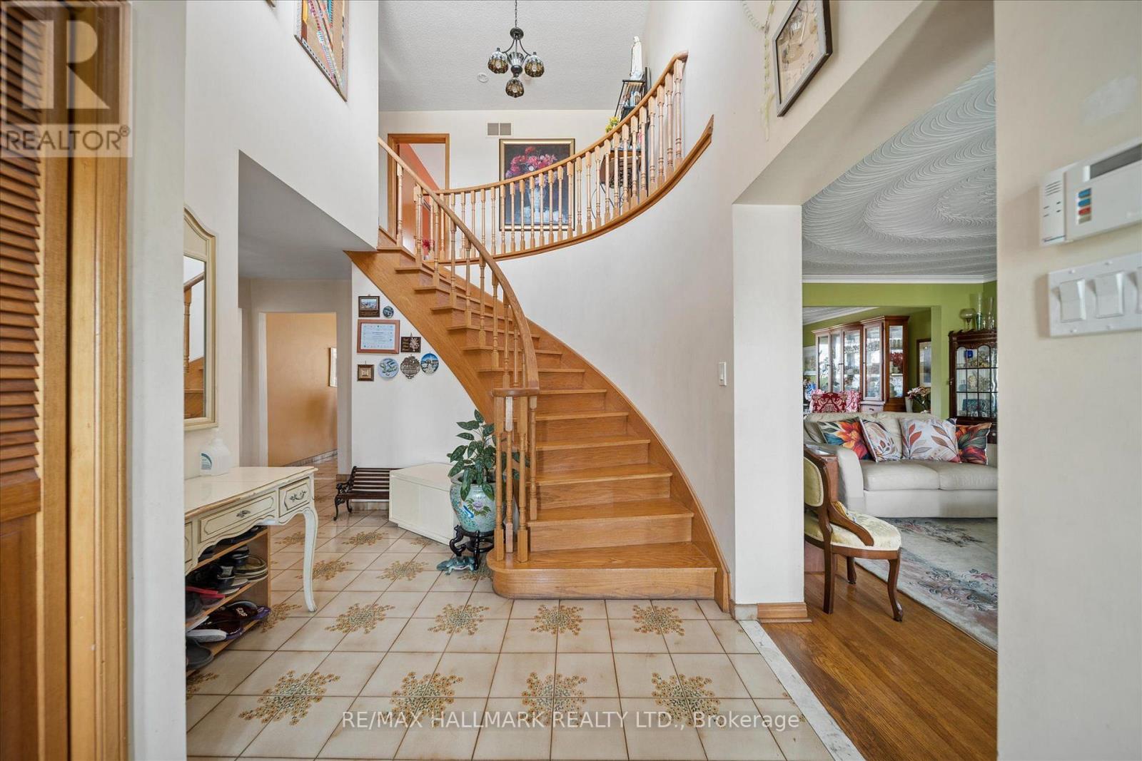 16 Ascolda Boulevard, Toronto, Ontario  M1J 2N7 - Photo 6 - E13833960