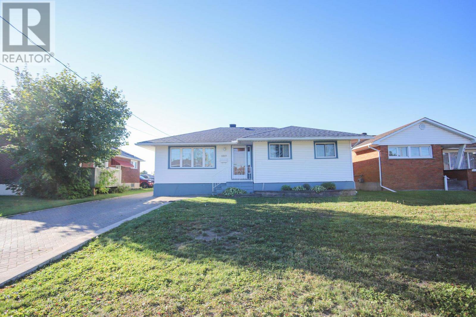 127 Ruth St, Sault Ste. Marie, Ontario  P6C 2E8 - Photo 2 - SM262687