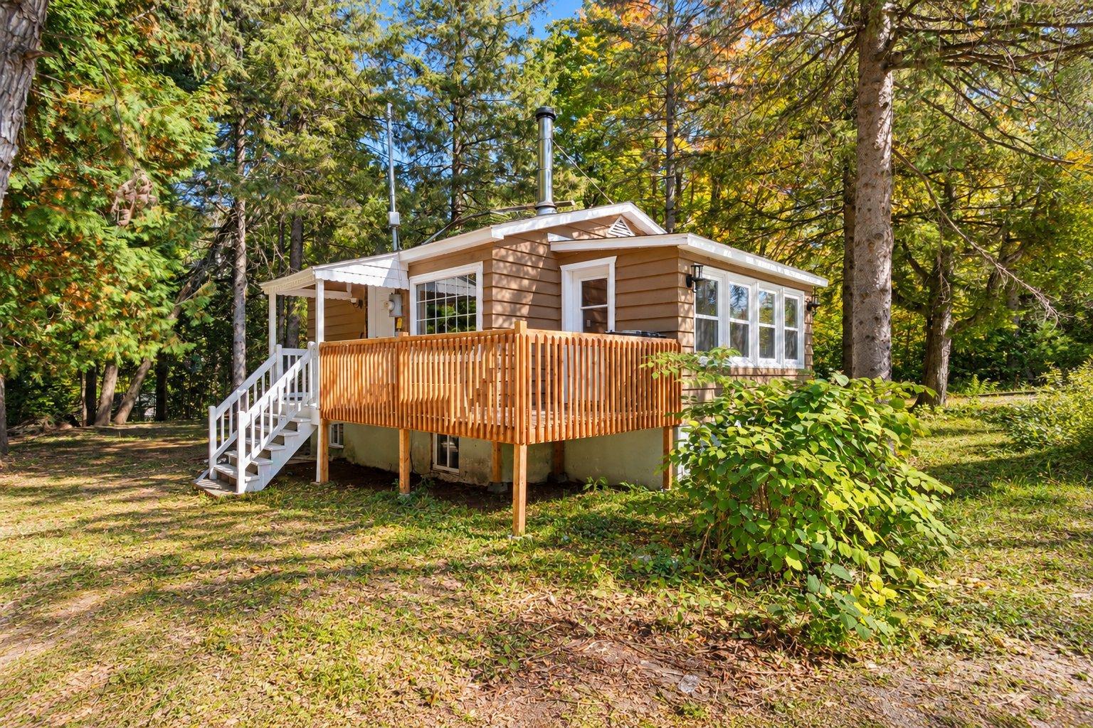 650 Rue du Lac-Pinet Saint-Calixte Quebec Canada J0K1Z0 3