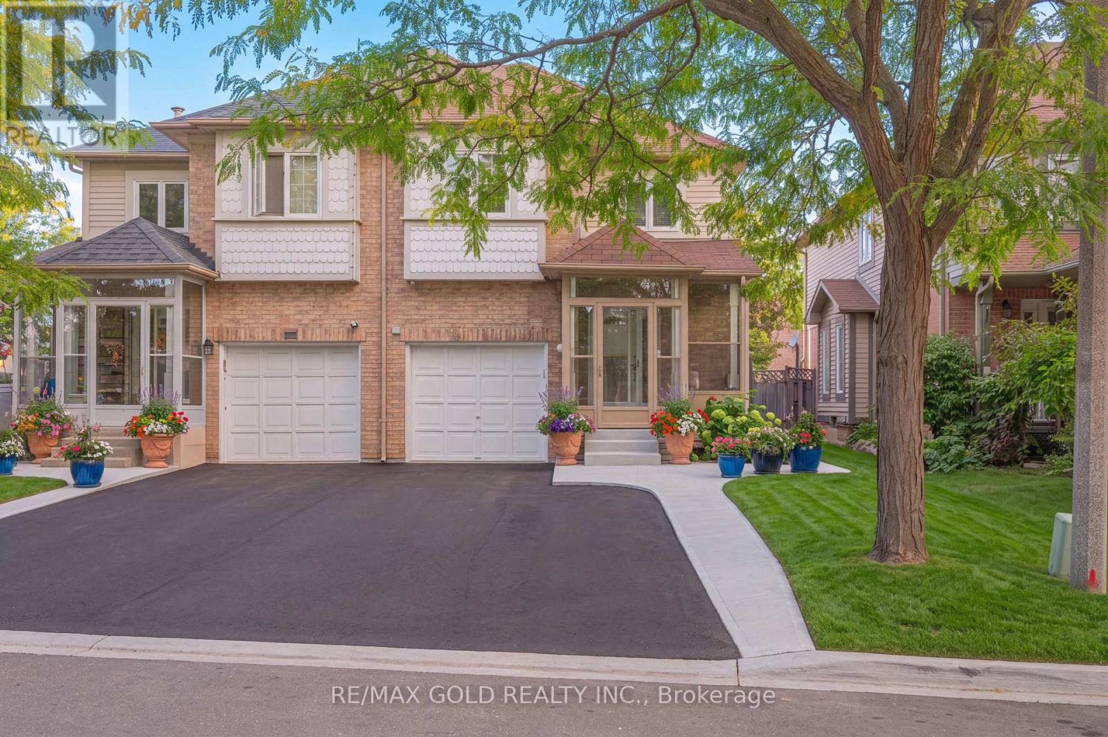 15 AMAZON COURT, Brampton, Ontario
