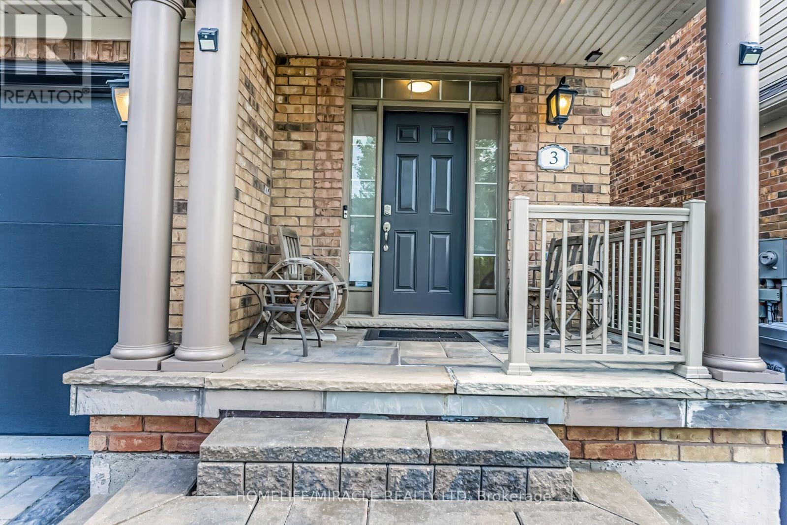 3 Losino Street, Caledon, Ontario  L7C 3N2 - Photo 3 - W13833894