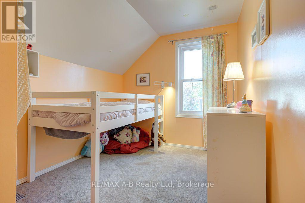 54 Mcnab Street S, Stratford, Ontario  N5A 1Z2 - Photo 31 - X13833574