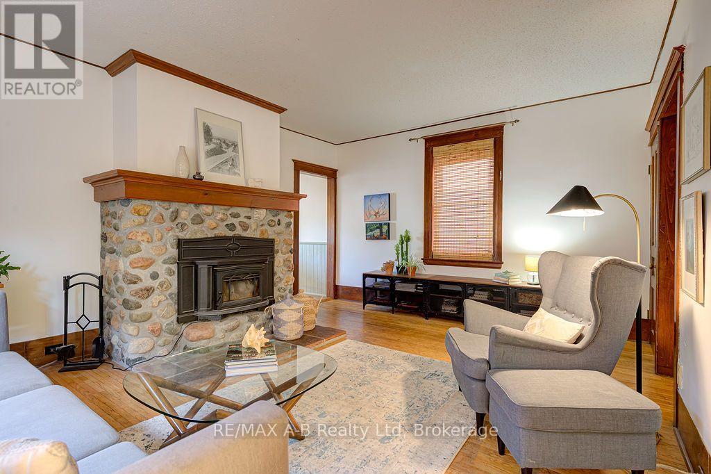 54 Mcnab Street S, Stratford, Ontario  N5A 1Z2 - Photo 7 - X13833574