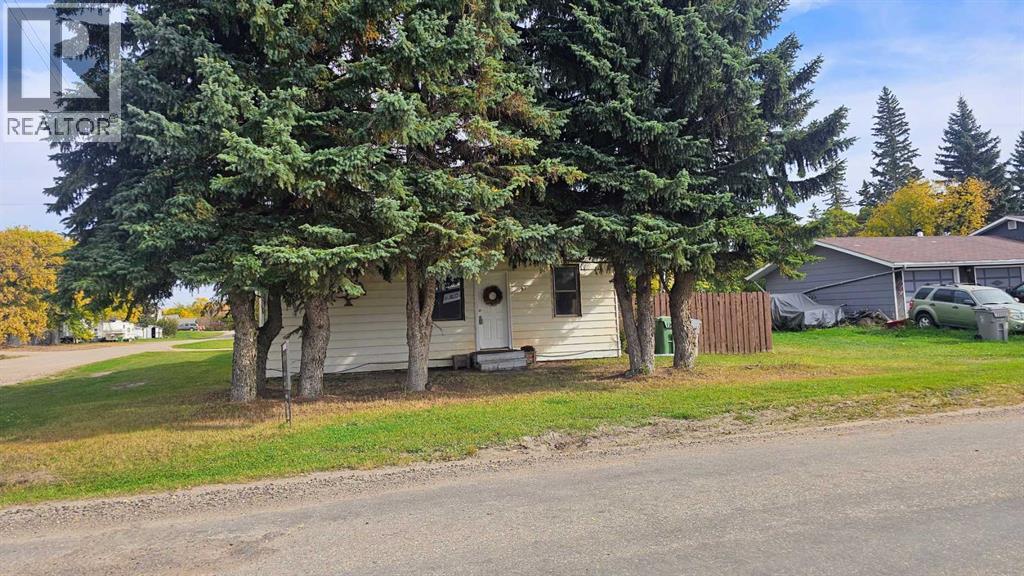 83 2 Street E, Lashburn, Saskatchewan  S0M 1H0 - Photo 2 - A2343649