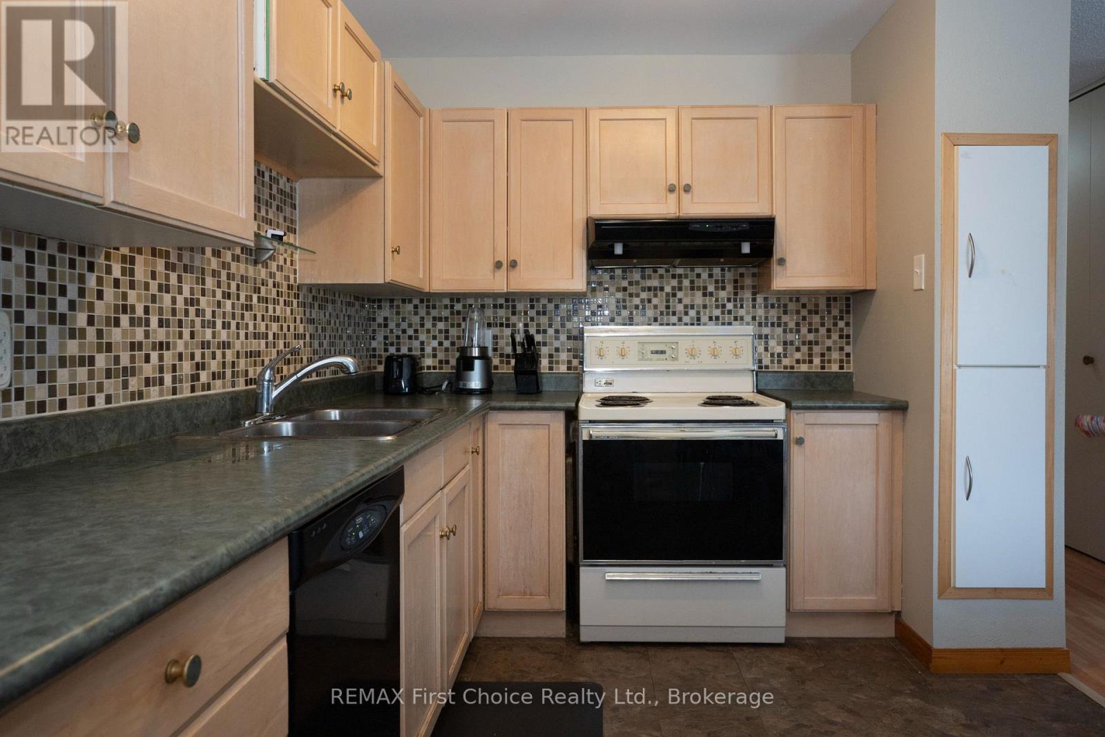 467 James Street N, Thunder Bay, Ontario  P7C 4T3 - Photo 3 - X13830584