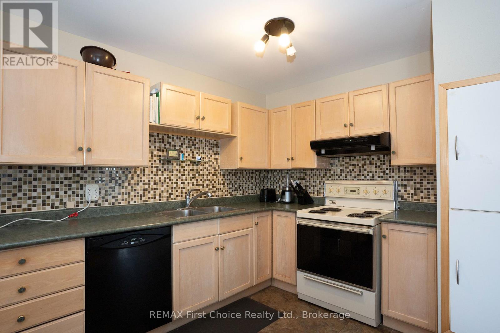 467 James Street N, Thunder Bay, Ontario  P7C 4T3 - Photo 5 - X13830584