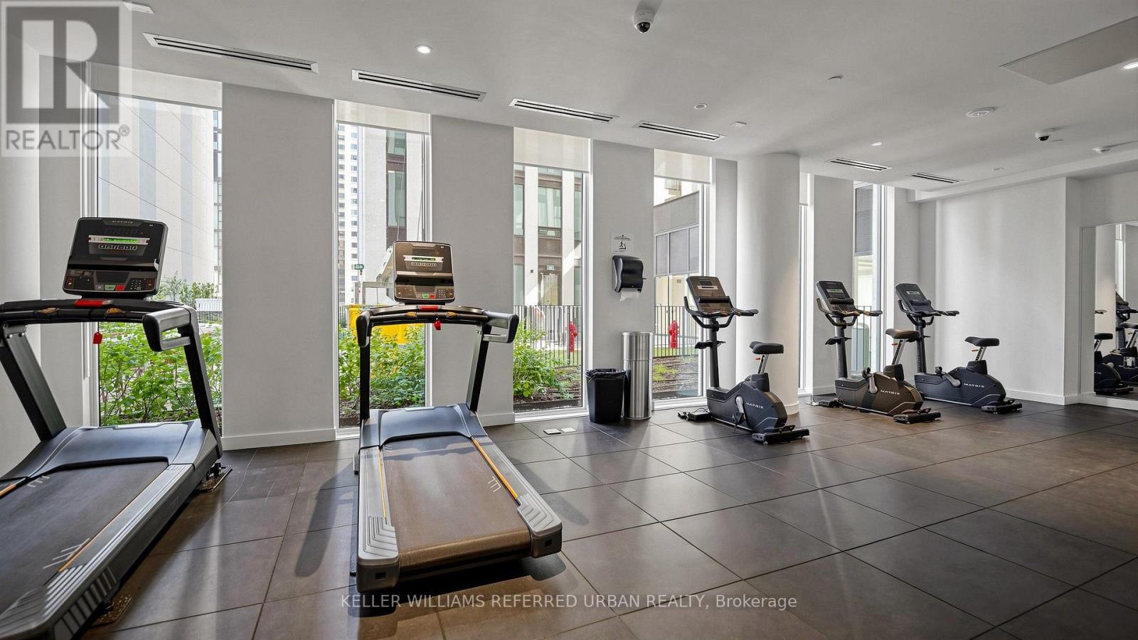 2403 - 238 Simcoe Street, Toronto (Kensington-Chinatown), Ontario  M5T 1T4 - Photo 20 - C13834150