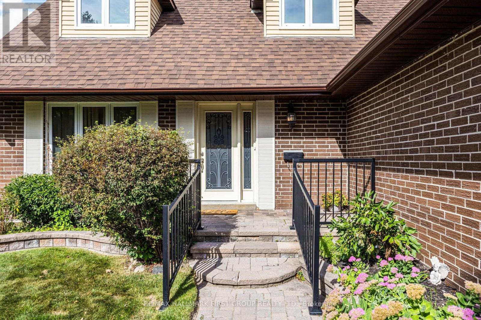 33 Anstead Crescent, Ajax, Ontario  L1S 3X4 - Photo 6 - E13834092