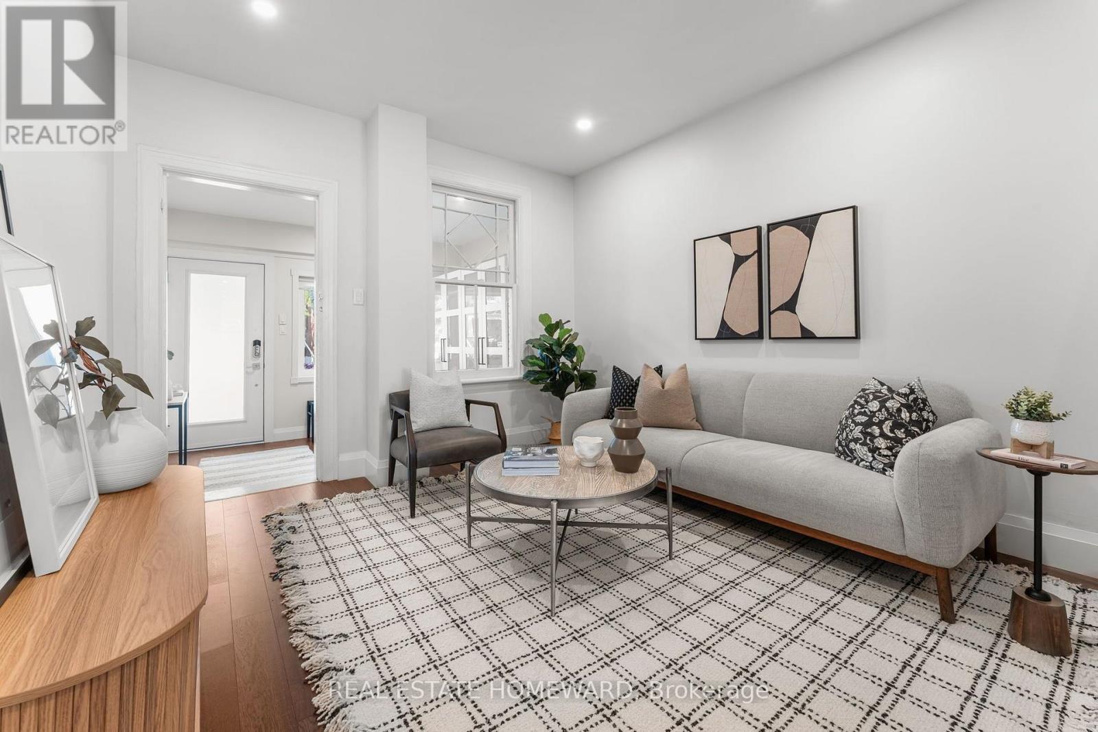 43 Caroline Avenue, Toronto, Ontario  M4M 2X6 - Photo 7 - E13834140