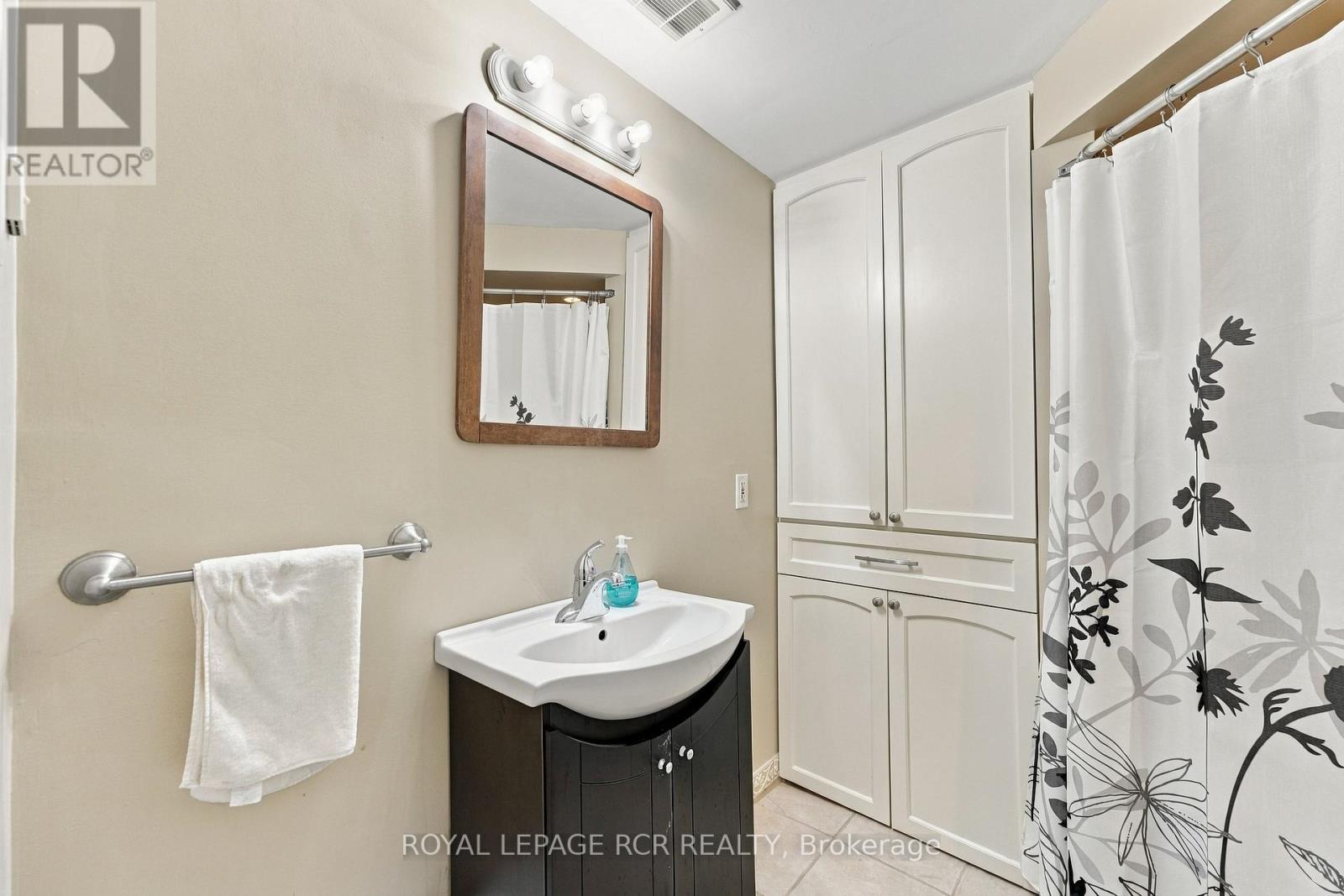 70 Tecumseh Drive, Aurora, Ontario  L4G 2X4 - Photo 31 - N13809044