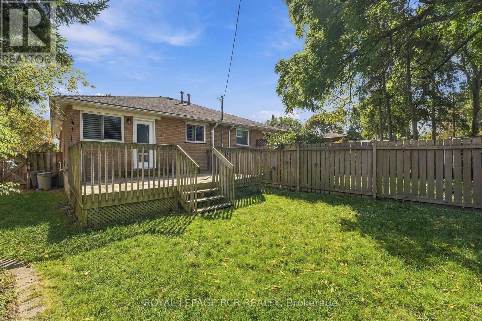 70 Tecumseh Drive, Aurora, Ontario  L4G 2X4 - Photo 37 - N13809044