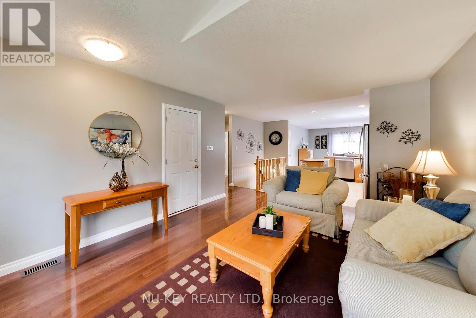 9 Monique Crescent, Barrie, Ontario  L4M 6Z3 - Photo 7 - S13591784