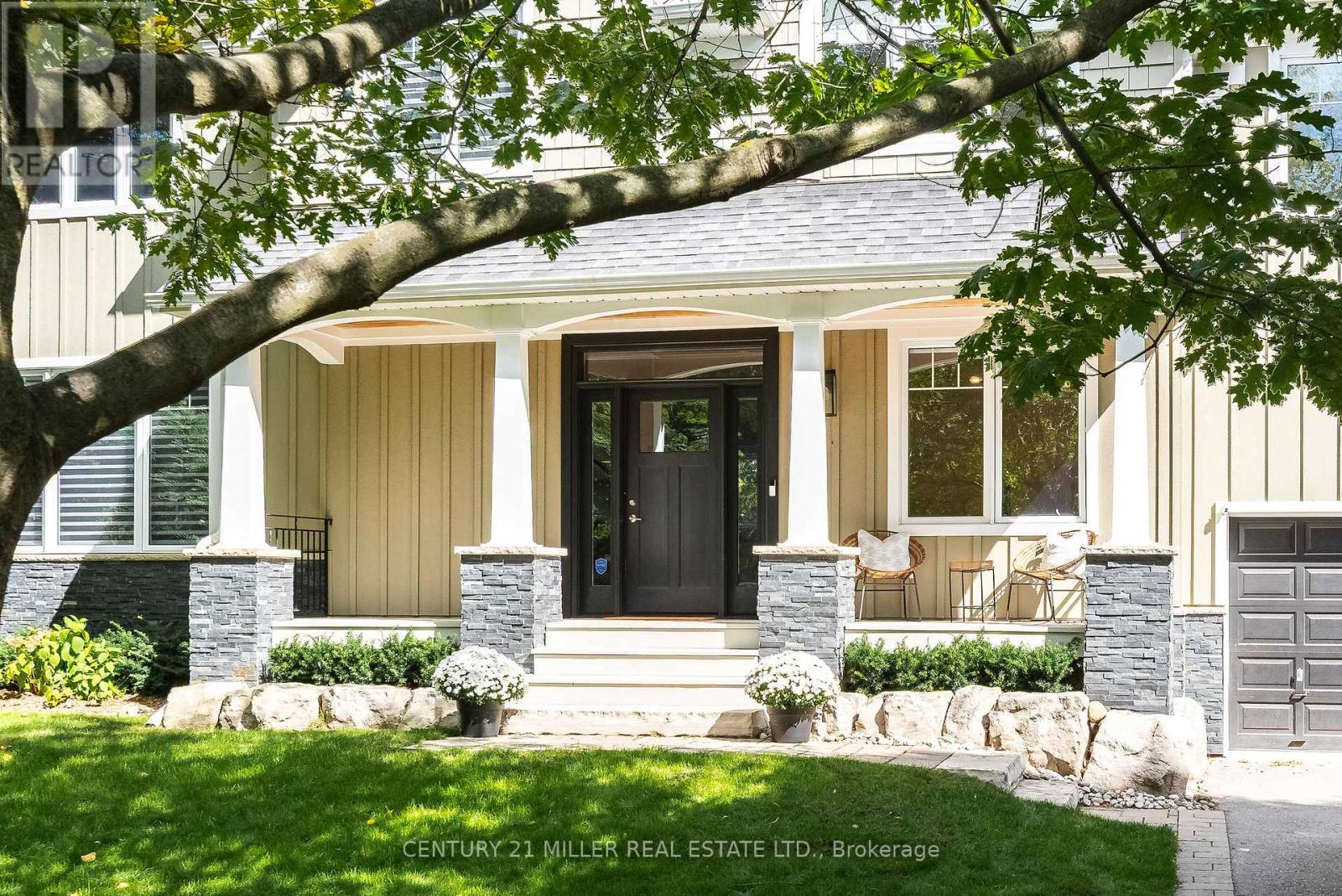407 Maple Grove Drive, Oakville, Ontario  L6J 4V8 - Photo 3 - W13829824